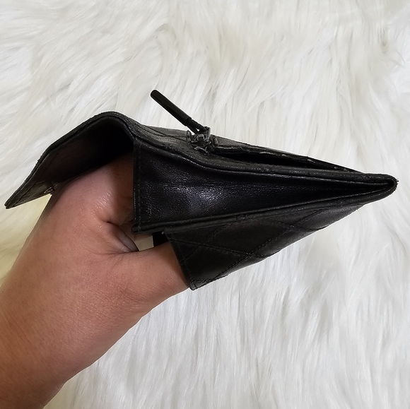 Chanel Black Diamond Stitched Leather Vintage 1989-1991 Wallet - Picture 7 of 17